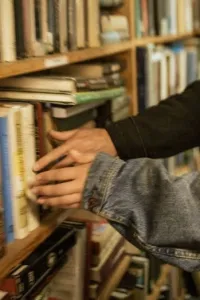 ما وراء الابتسامة