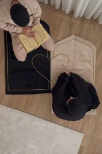 هنا يسكن شيخي