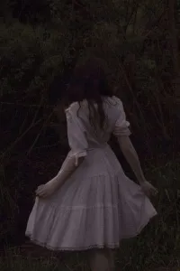 {يآخاطفي وين القى عزتي في زمآن المذله}