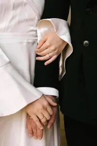 احبني اثنين ولكن