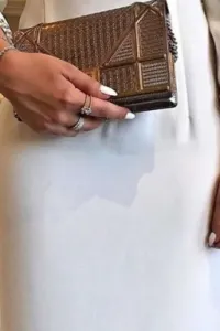 قالو لي انتي له بس انا استهوت فيهم